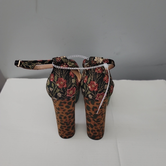 Jessica Simpson Pinkston Floral and Leopard Block Heel Platform Pumps - Picture 5 of 9